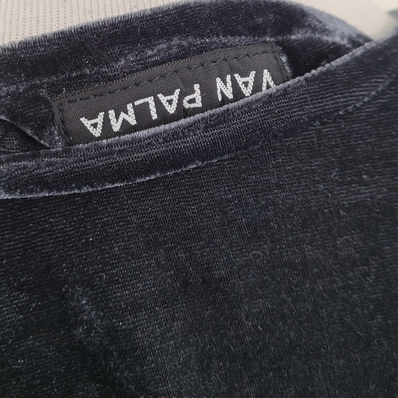 Van Palma Stretch Velour Cardigan Gray Parrot Embroidery - Picture 5 of 8